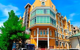 Retro Palace